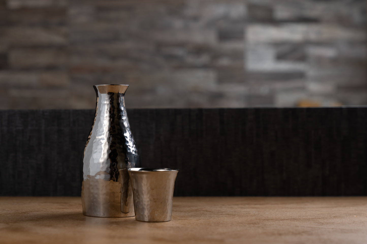 Ensemble de flasques et de tasses à saké en acier inoxydable à double paroi – Finition martelée